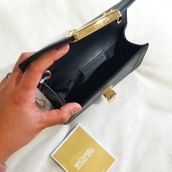 Michael Kors Kinsley Small Black Leather Belt Bag - Picture 5 of 9